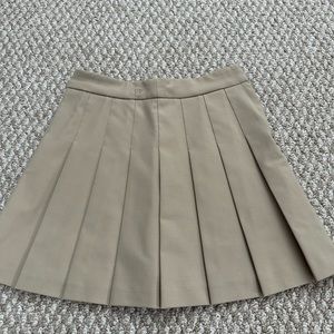 XXS Aritzia skirt ( Brandnew)